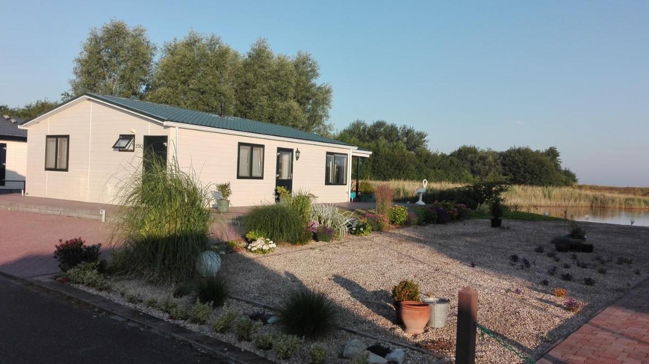 Het Boothuis Villa Sint Annaland Esterno foto